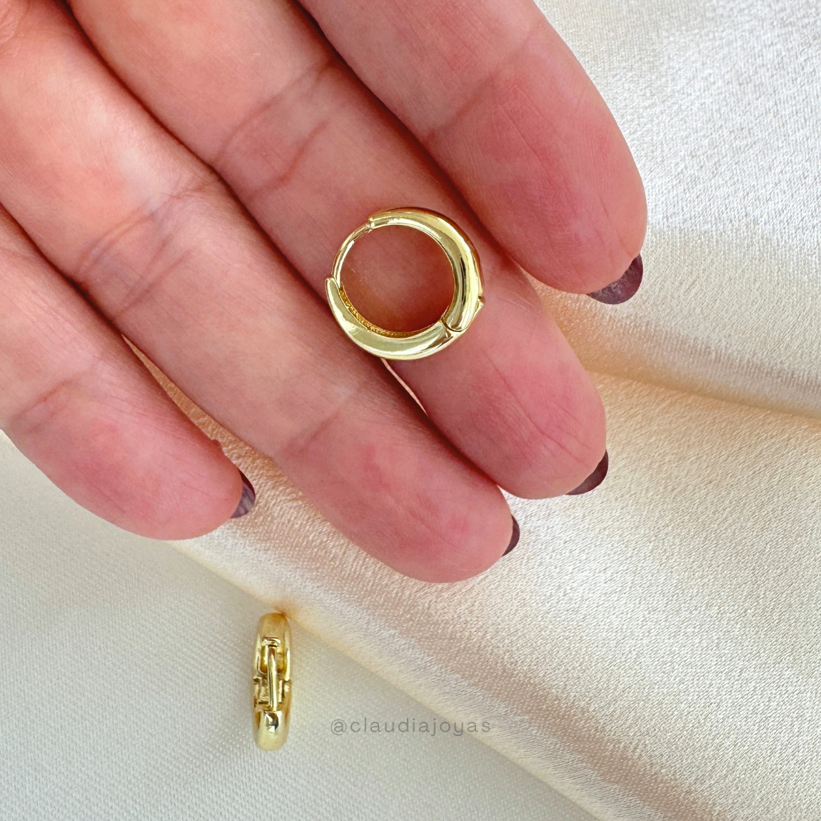 Aros Huggie Clásicos Bañados en Oro