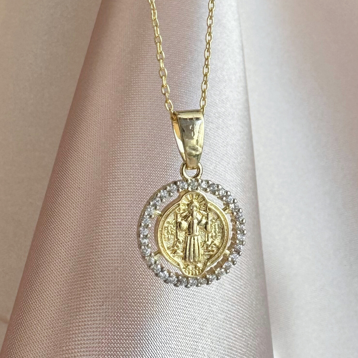 Collar San Benito con Circones