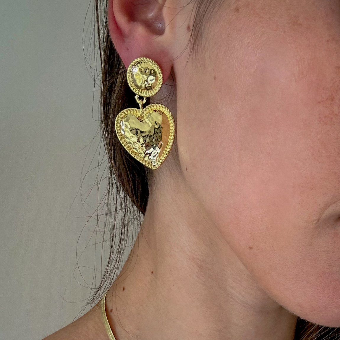 Aros Corazón Martillado 18K