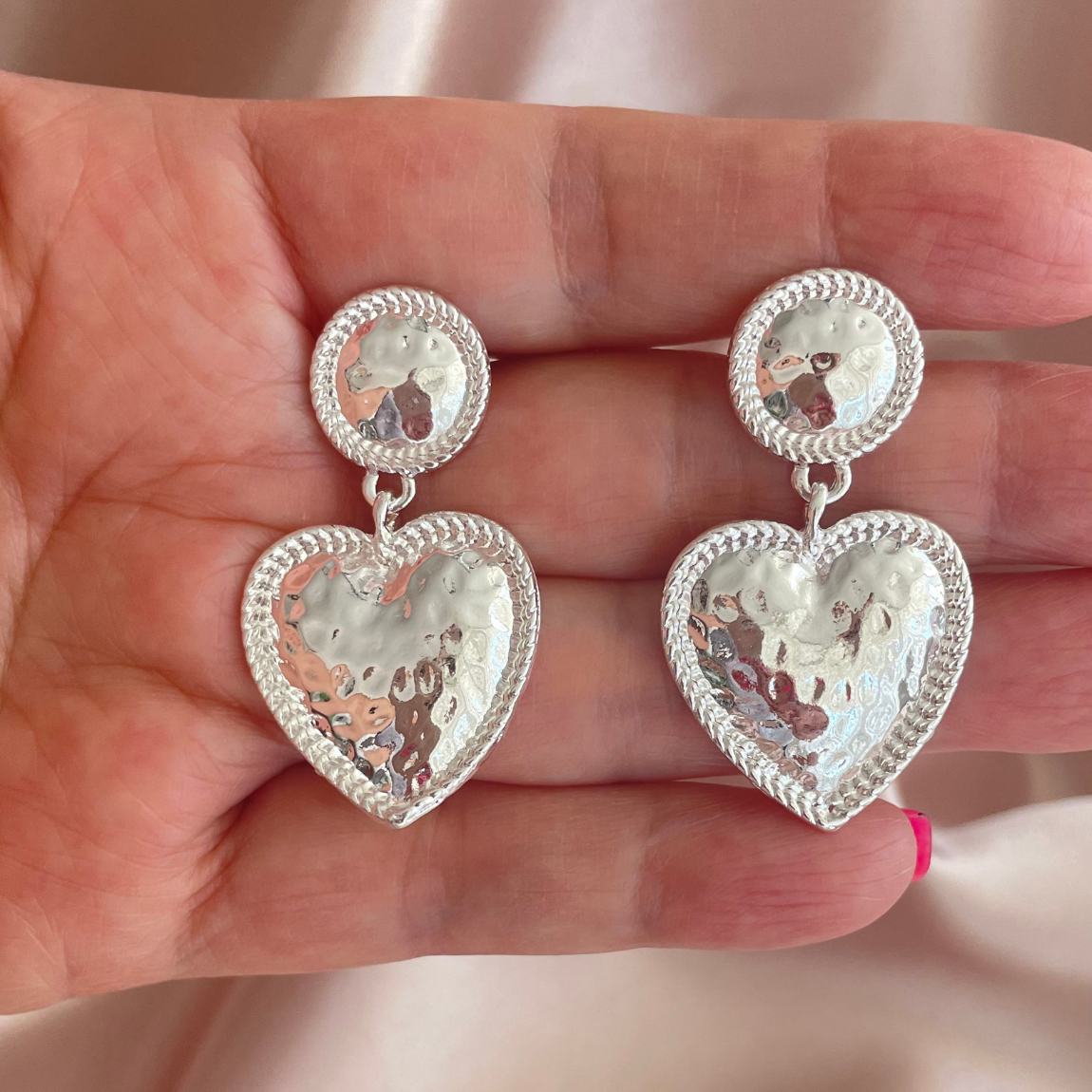 Aros Corazón Martillado baño de plata