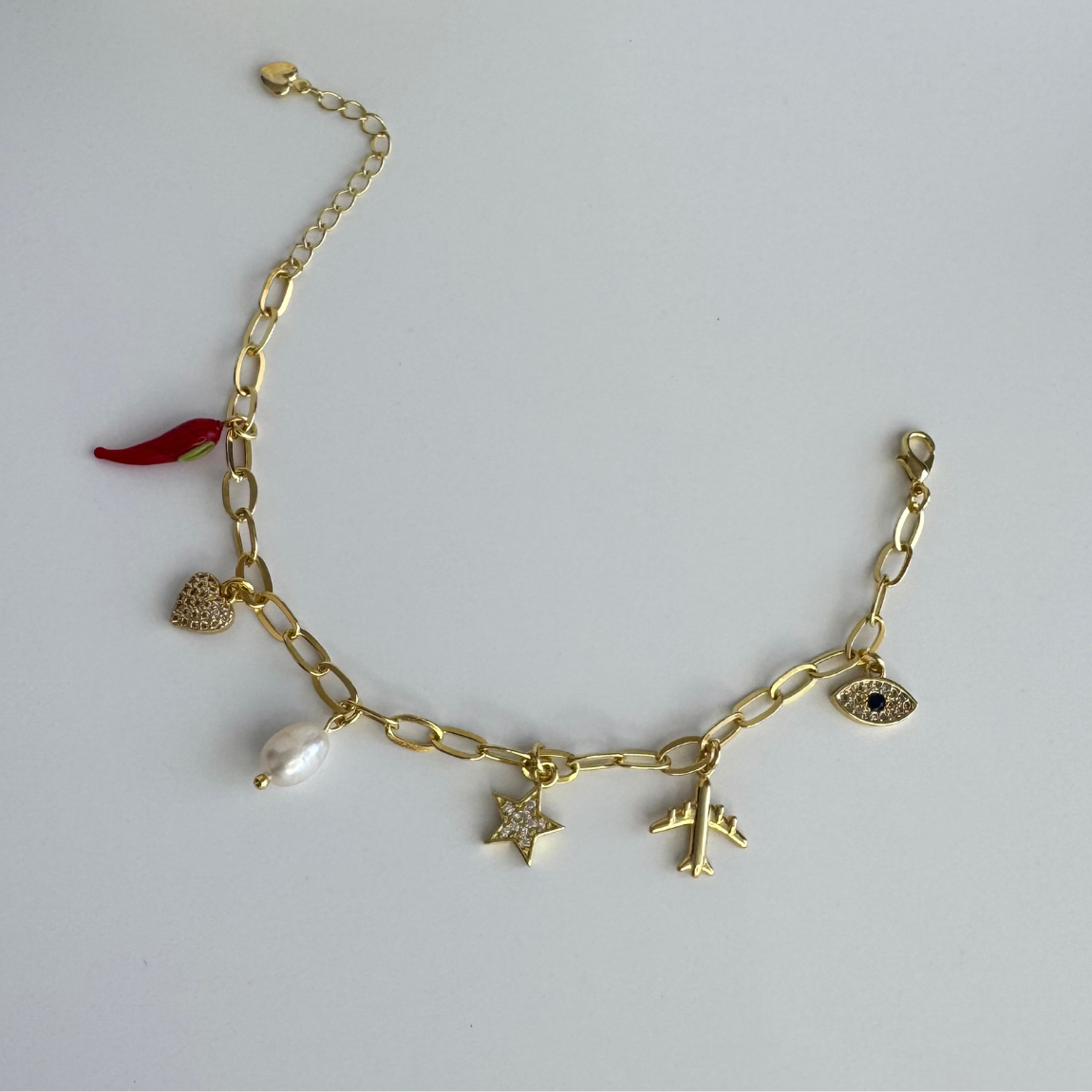 Pulsera enchapada con dijes