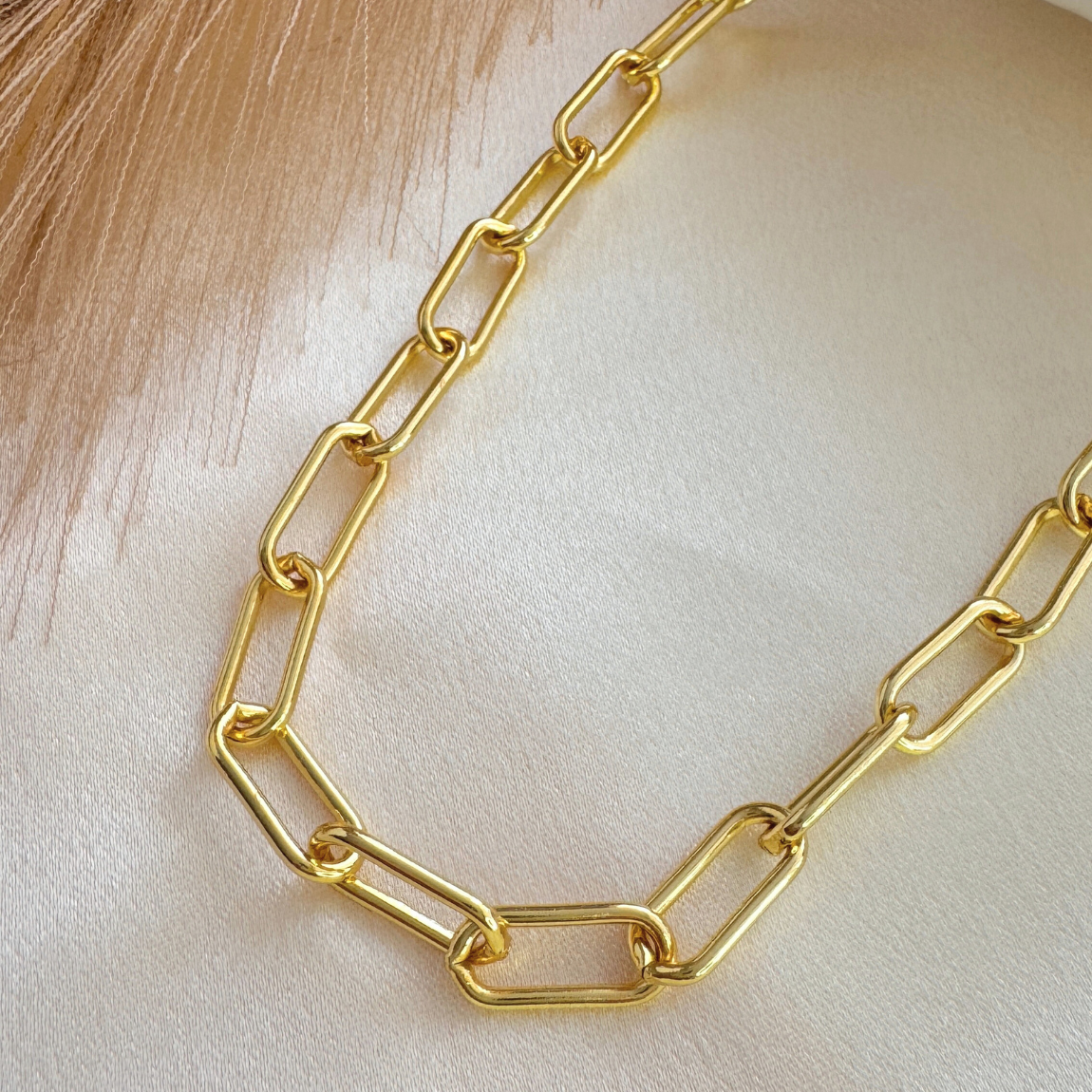 Collar Clip Dorado