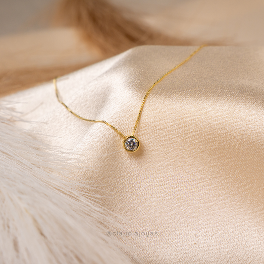 Collar Punto de Luz – Elegancia Dorada