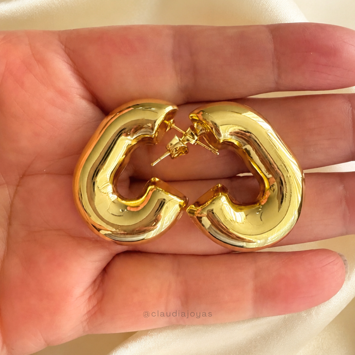 Aros Maxi Huggie Bañados en Oro