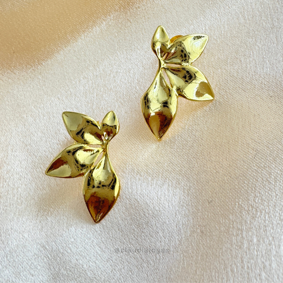 Aros Media Flor Bañados en Oro