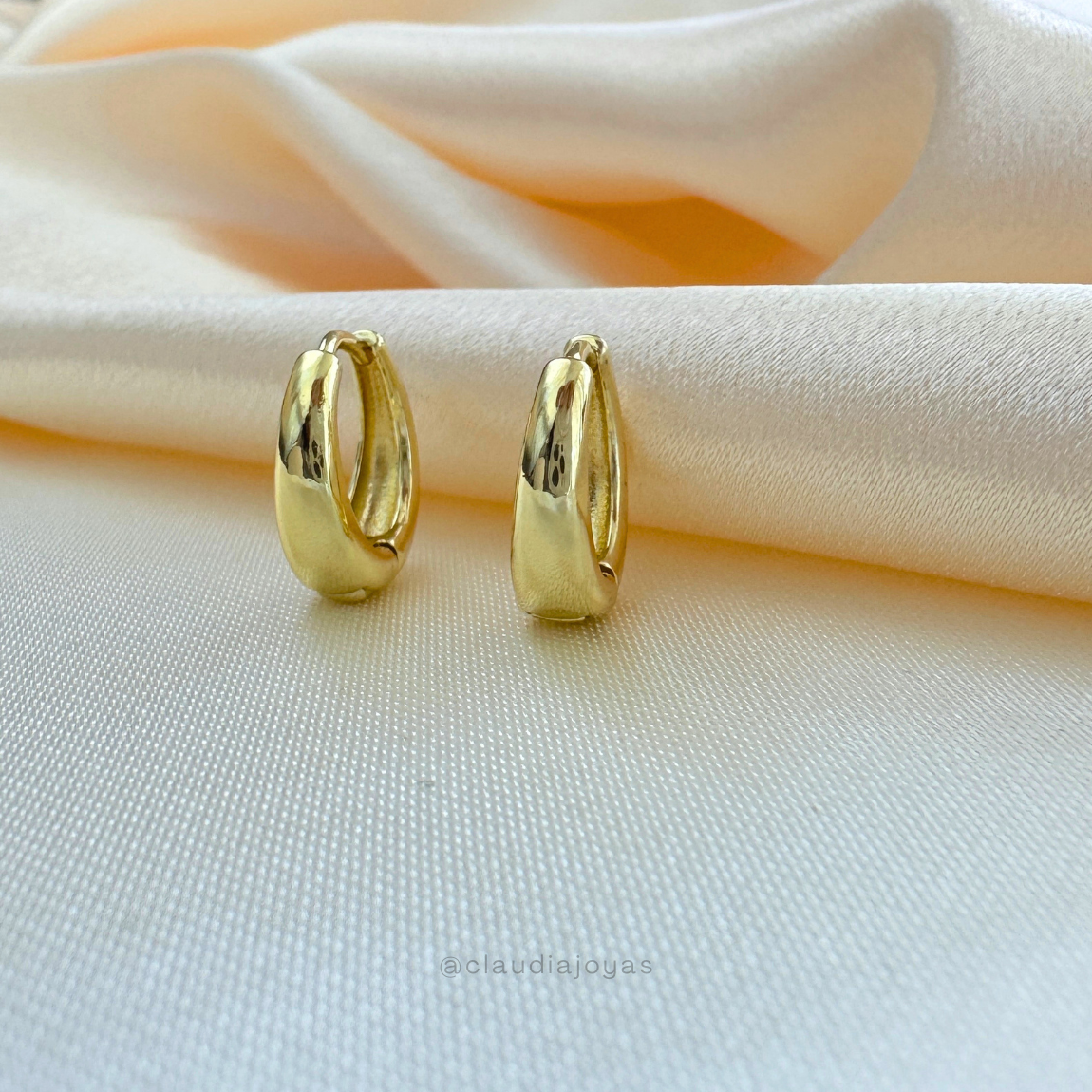 Aros Huggie Clásicos Bañados en Oro