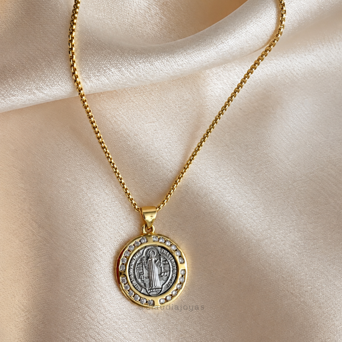 Collar San Benito Gracia Divina