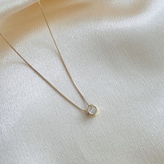 Collar Punto de Luz – Elegancia Dorada