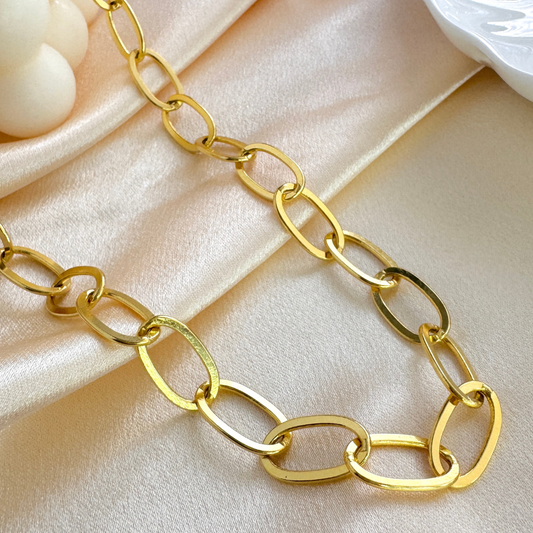 Collar Óvalos Planos – Dorado Clásico