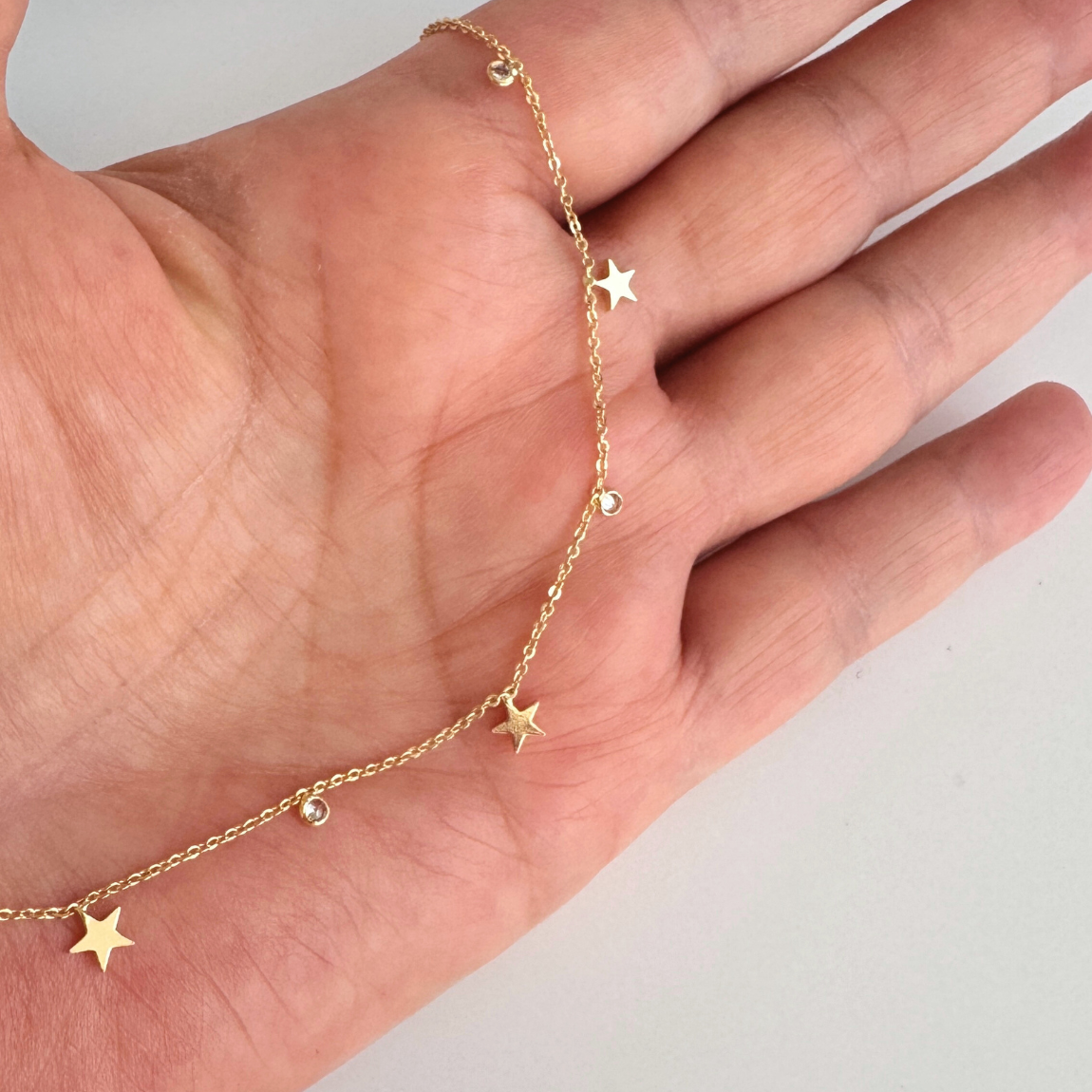 Gargantilla Estelar – Enchapada en Oro