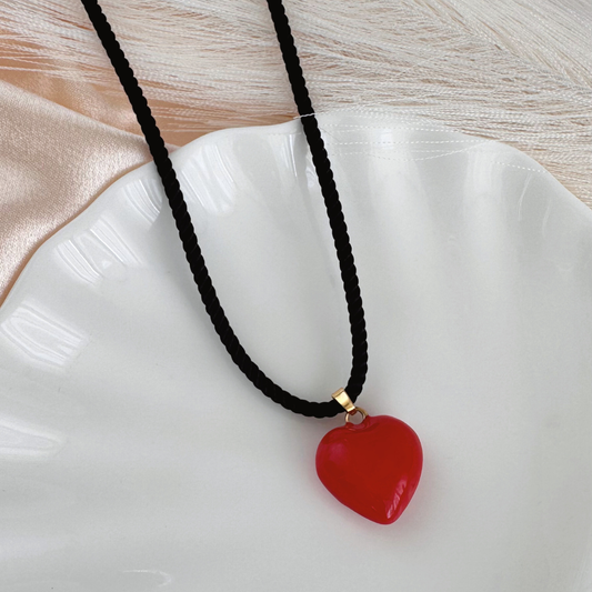 Collar Corazón en Cordón Negro