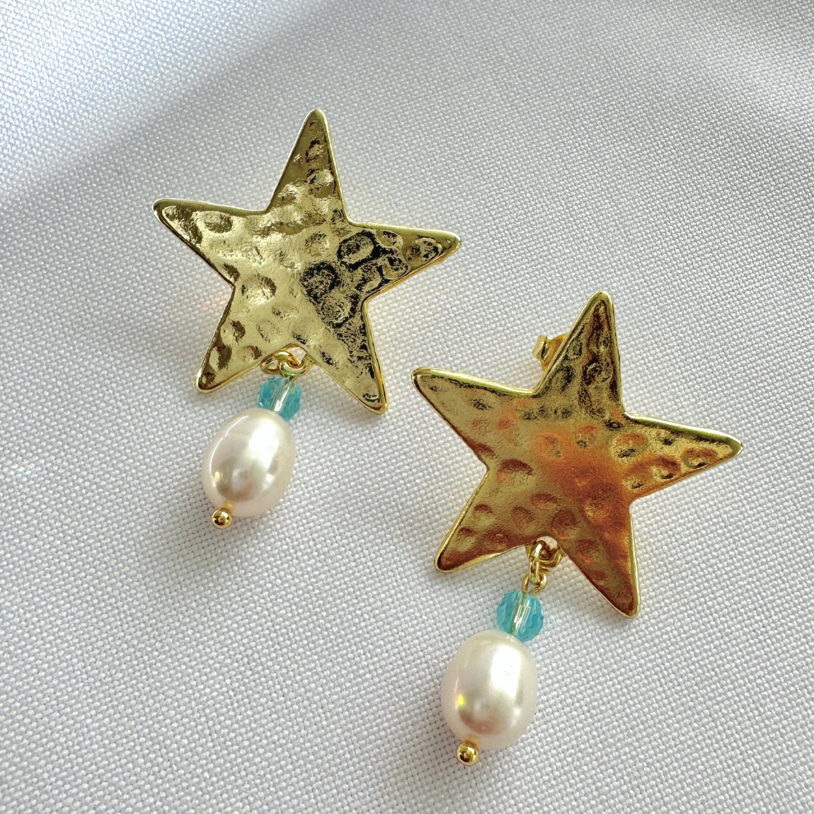 Aros Estrella Martillada con Perla y Cristal Swarovski