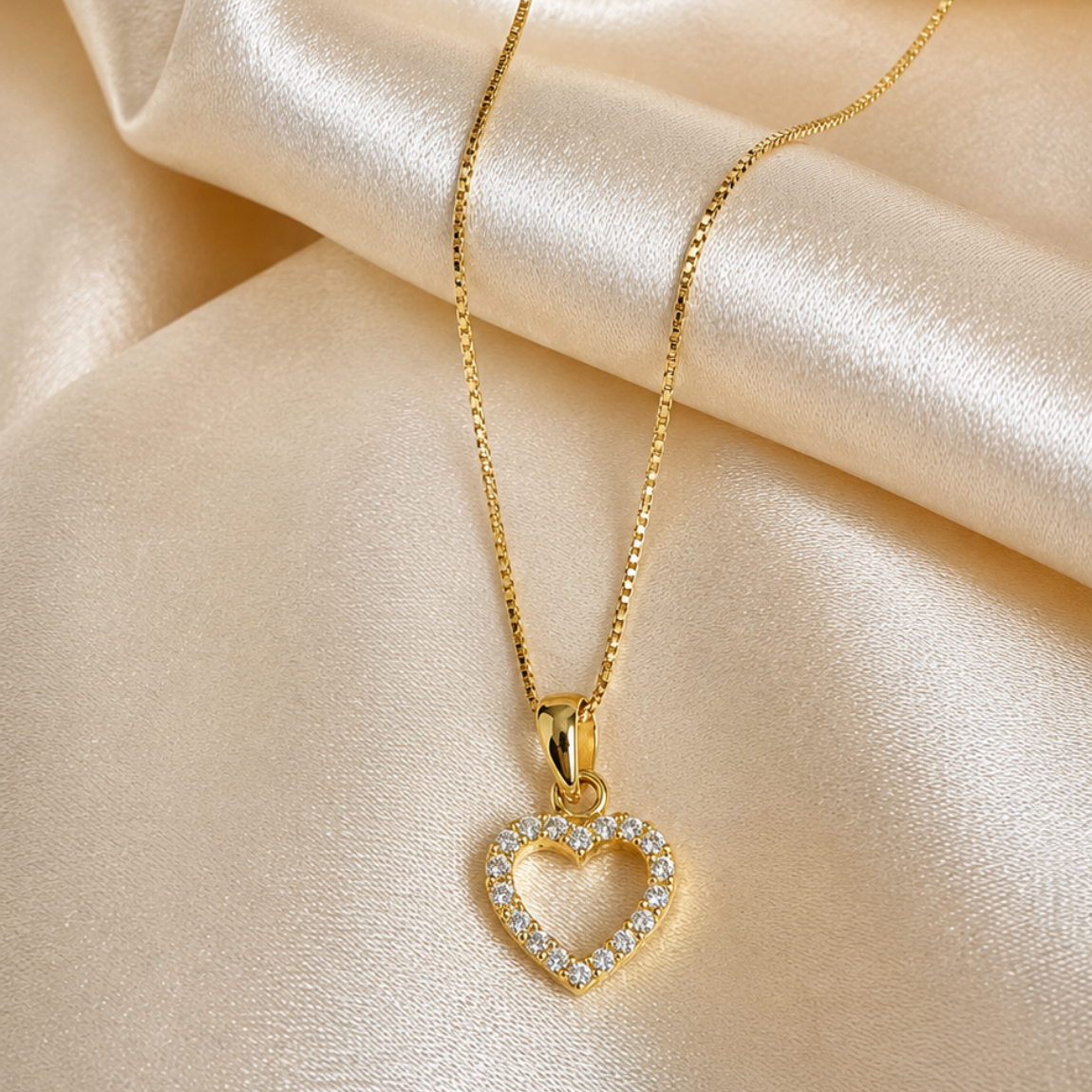 Collar Corazón Sutil con Circones