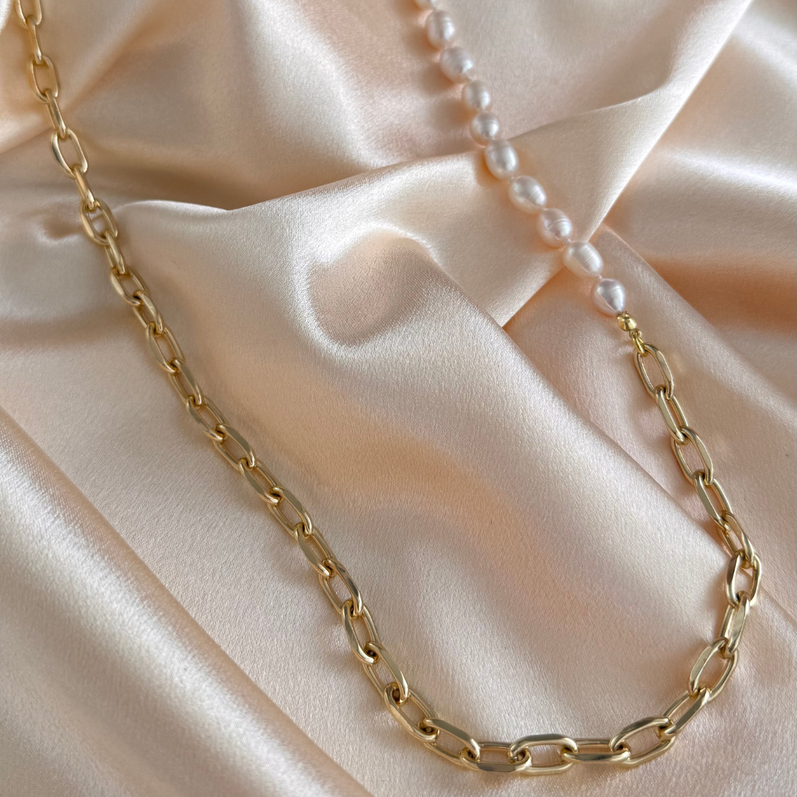 Collar eslabón y perlas