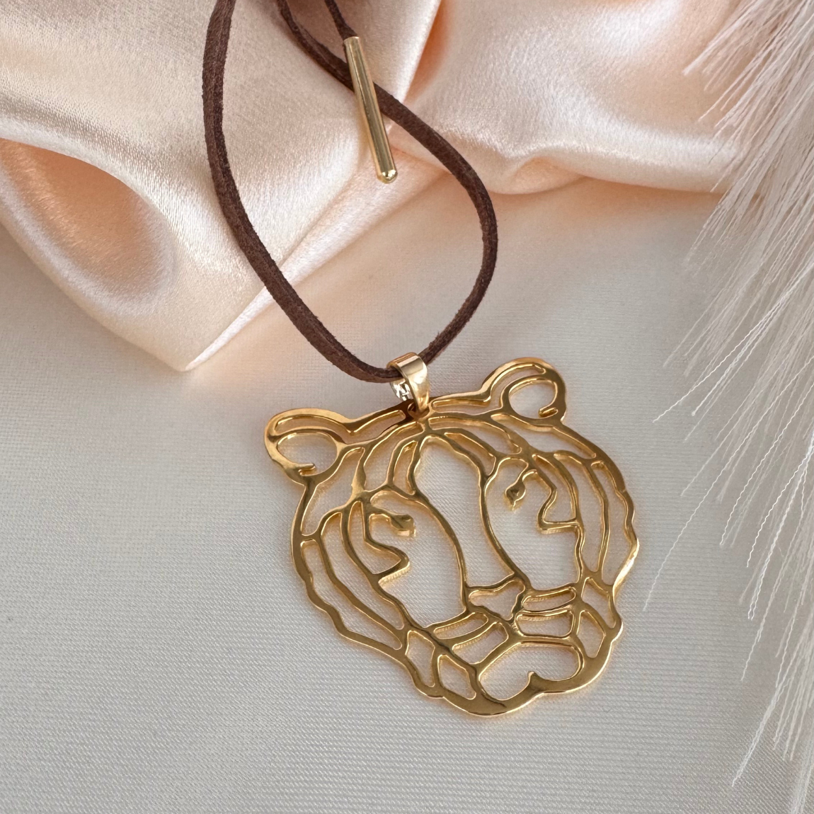 Collar Tigre Elegante