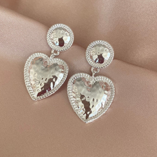 Aros Corazón Martillado baño de plata