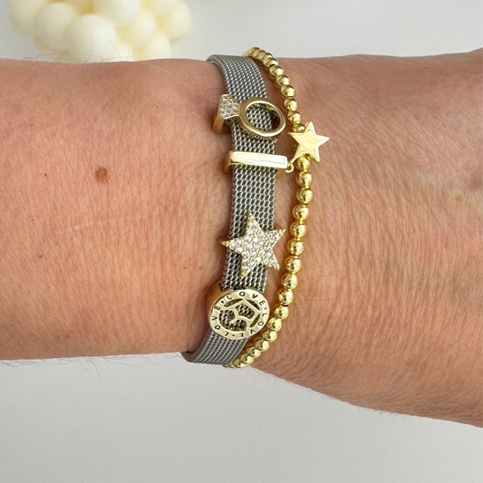 Pulsera Malla con Dijes Dorados
